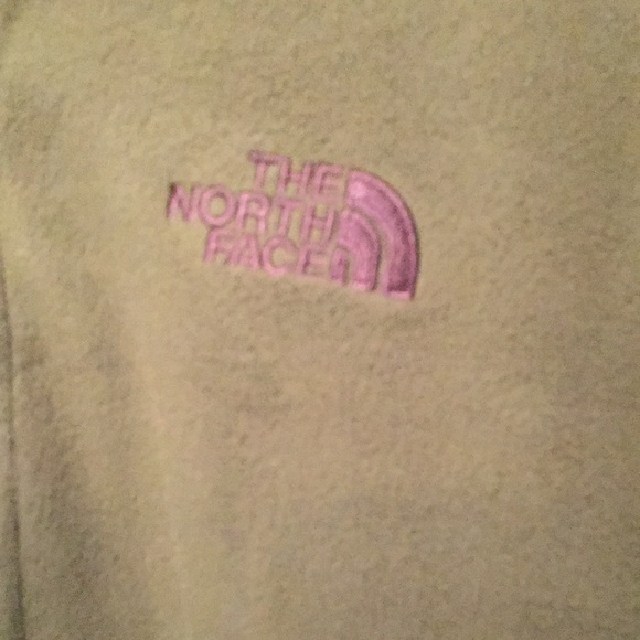 The North Face 1/4 Zip - Picture 2 of 5